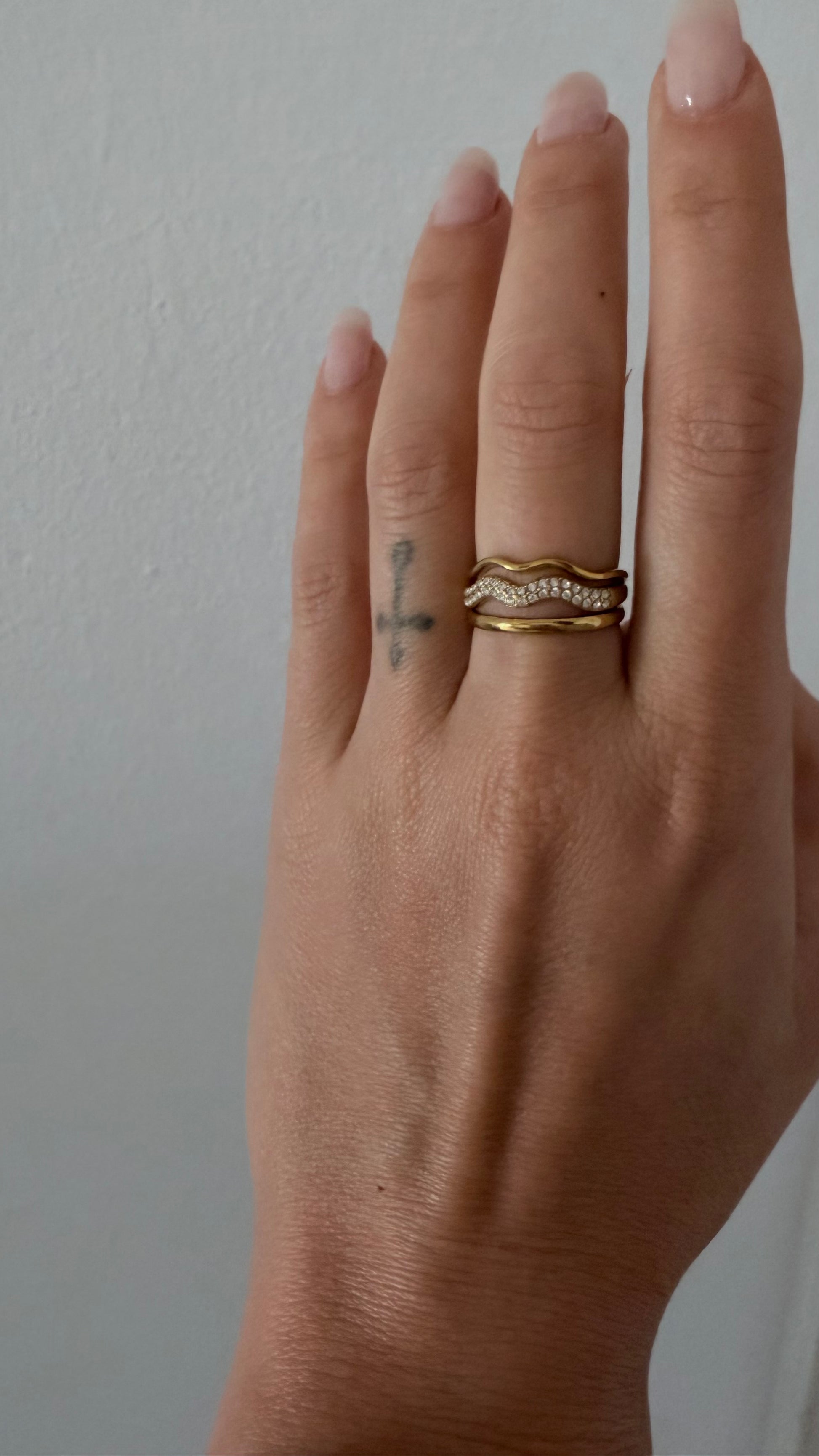 Serenity  Gold Wave