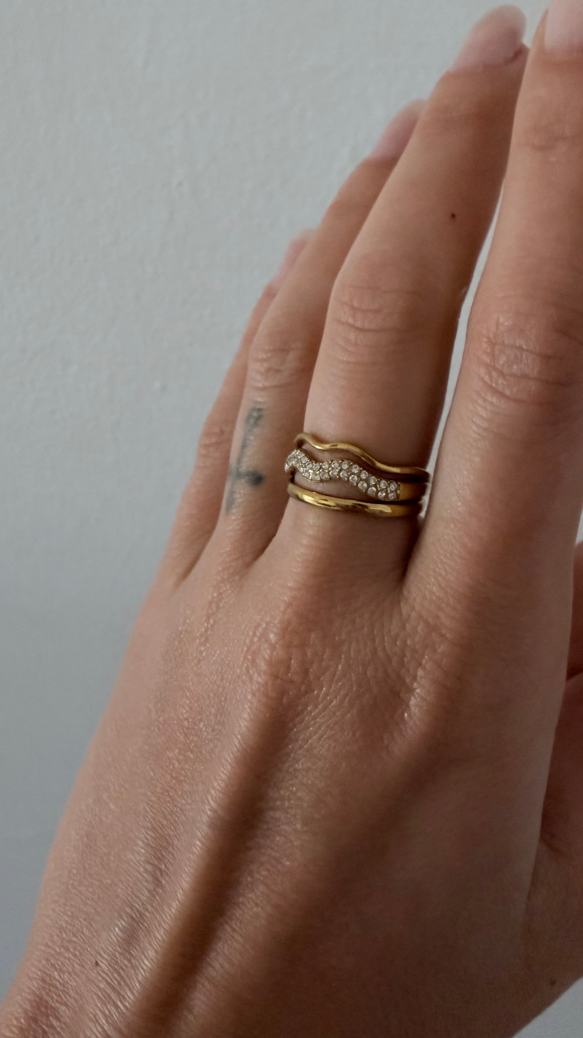 Serenity  Gold Wave