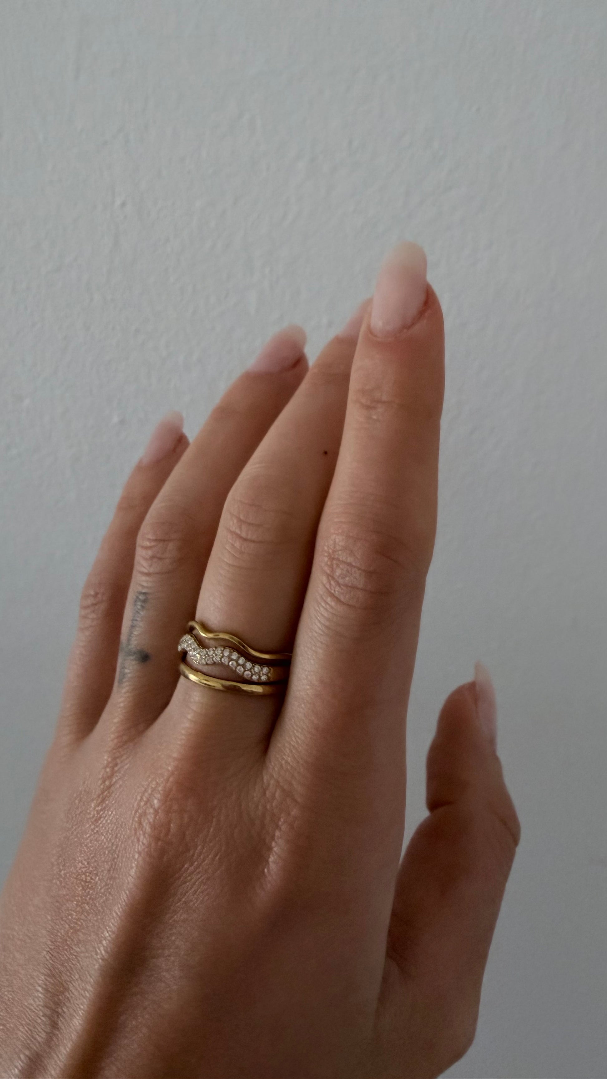 Serenity  Gold Wave